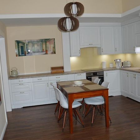 M2-Apartment Szombathely Bagian luar foto